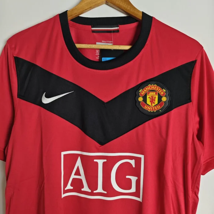 Manchester United 2009-10 home kit - Image 3