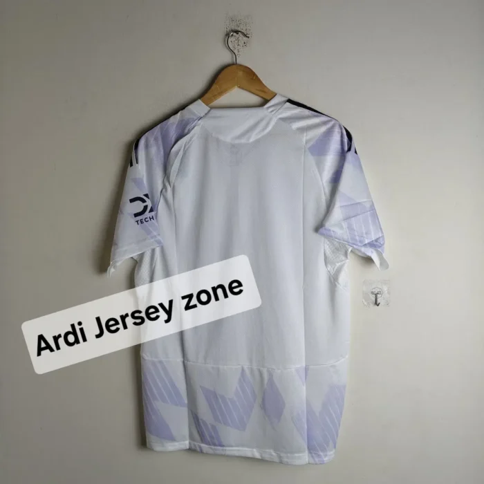 Manchester United 2025-26 away kit player edition - Image 3