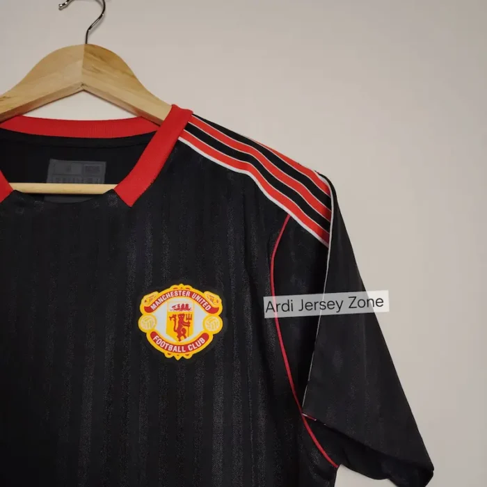 Manchester United Black Terrace icon Kit Player edition - Image 4