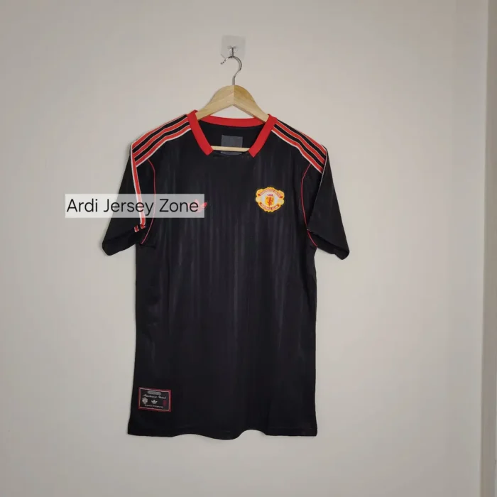 Manchester United Black Terrace icon Kit Player edition - Image 1