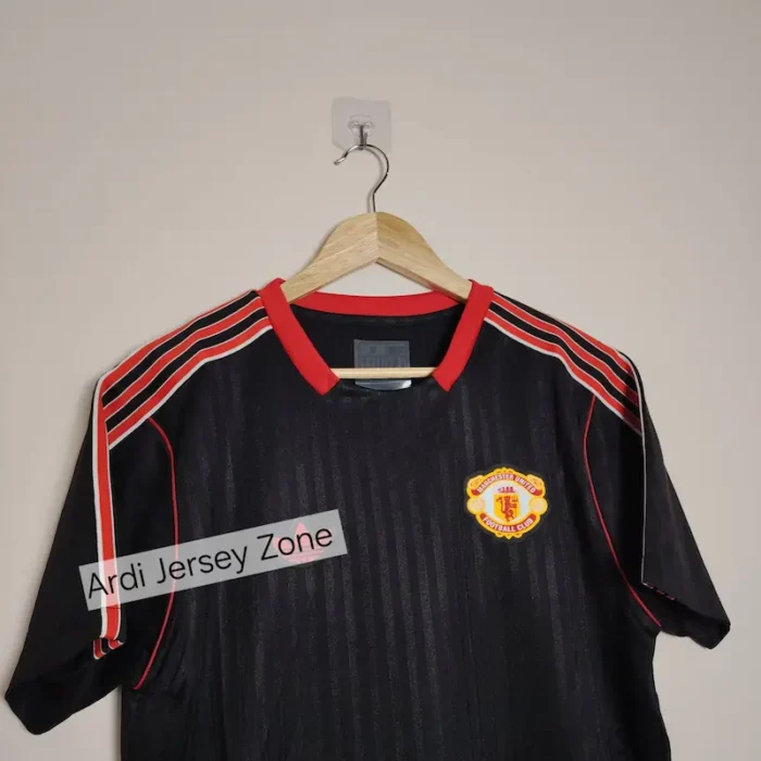 Manchester United Black Terrace icon Kit Player edition - Image 2