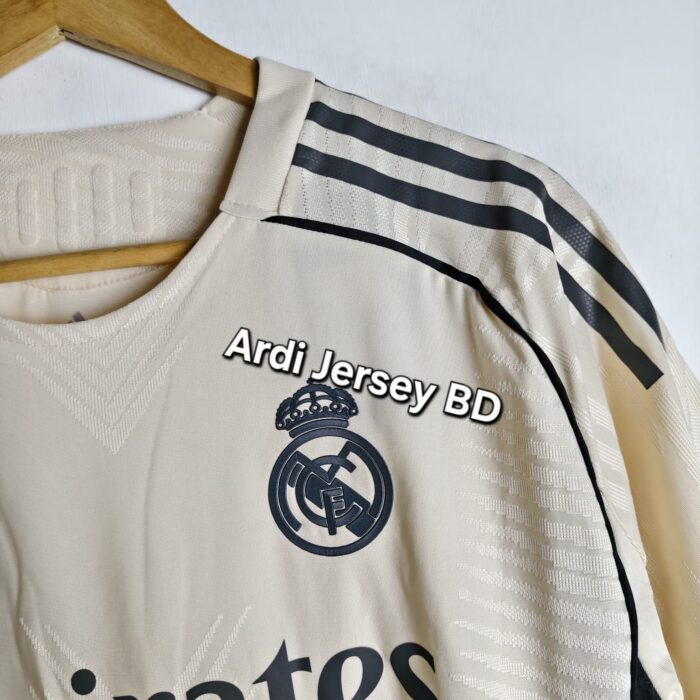 Real Madrid New training kit Player edition - Image 3