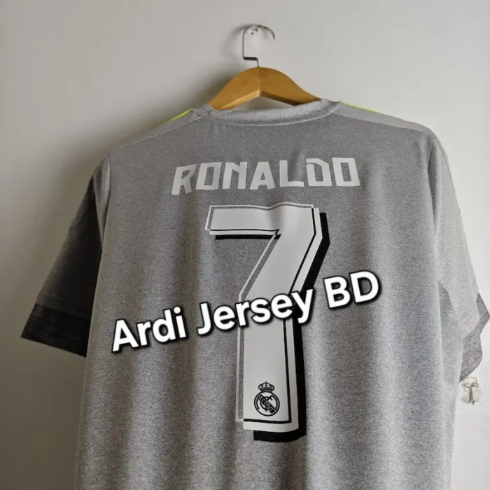 Real Madrid 2015 - 16 away kit retro - Image 3