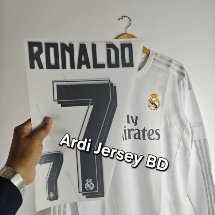 Real Madrid 2015/16 home kit retro full sleeve - Image 5