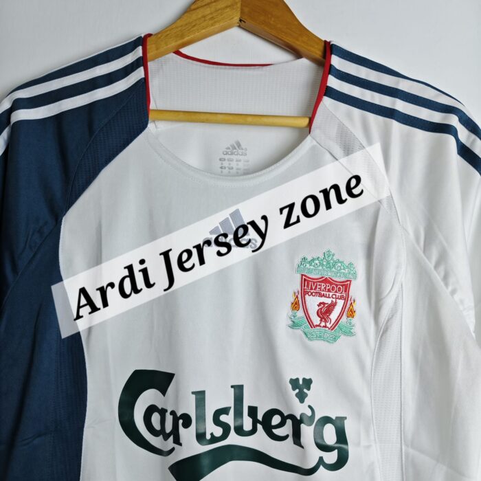 Liverpool 06/07 away kit retro - Image 3