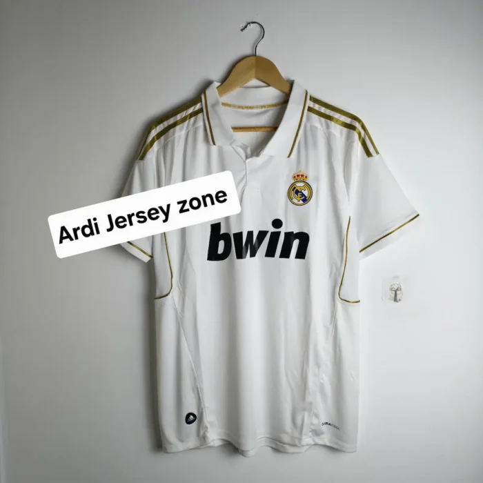 Real Madrid 2011 -12 home kit - Image 1