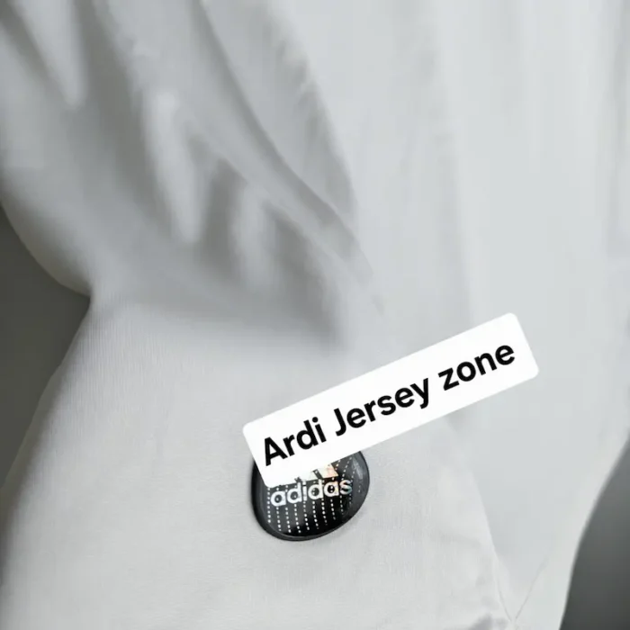 Real Madrid 2011 -12 home kit - Image 3