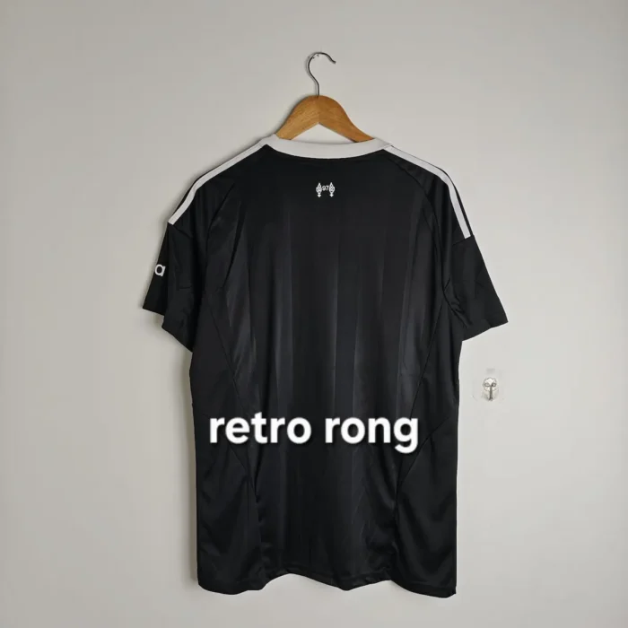 Liverpool gk kit fan edition - Image 2