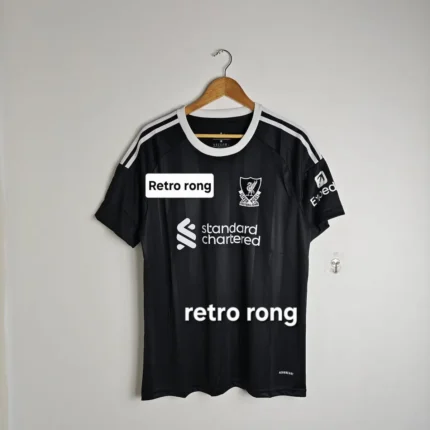 Liverpool gk kit fan edition