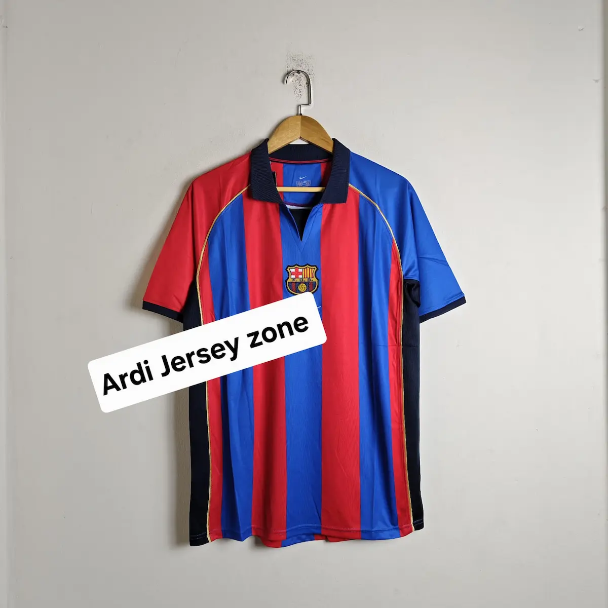 WhatsApp Image 2025-10-06 at 19.30.01_81050dc7 FC Barcelona 2001 home kit retro - Image 1